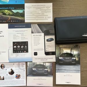 2016 Chrysler 300 User Guide in Leather Case with CD